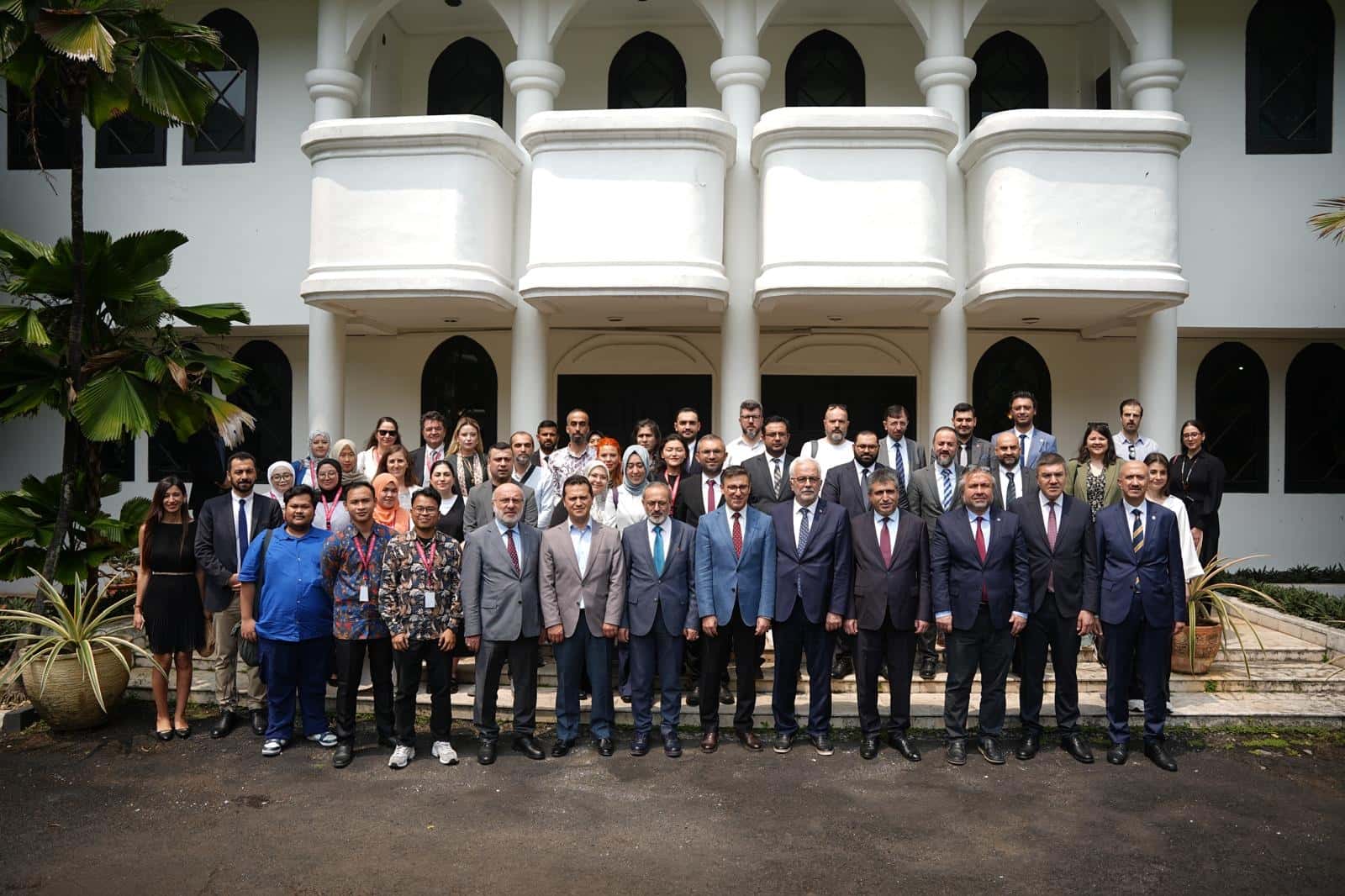 Our University Has Participated in Fairs in Indonesia and Saudi Arabia